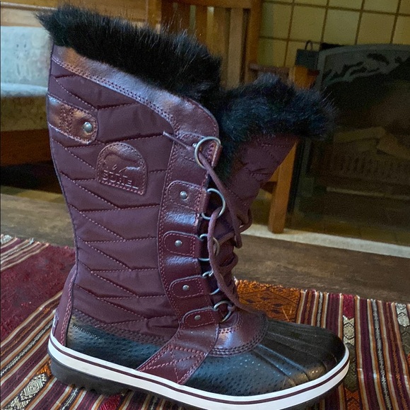 Women's Winter Boots with Faux Fur Lining - Picture 5 of 10